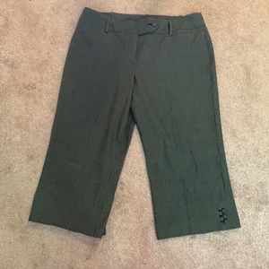 Black and White Checkered Pattern Capri Pants